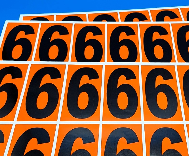 PACK NUMERACIÓN NARANJA 14UDS / HOJA IMPRESA  - NUMERO 6 (copia)